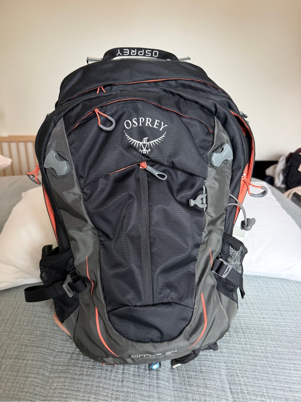 Osprey Sirrus 24 Black & Gray Daypack Backpack